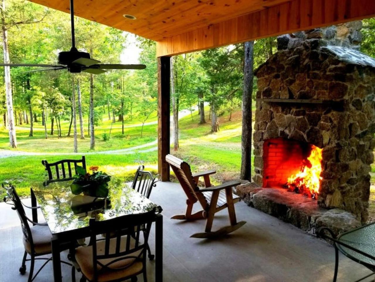Balcony At White Lotus Eco Retreat Appartement Stanardsville